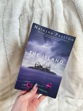 Natasha Preston "The Island" Paperback - Purple Cover